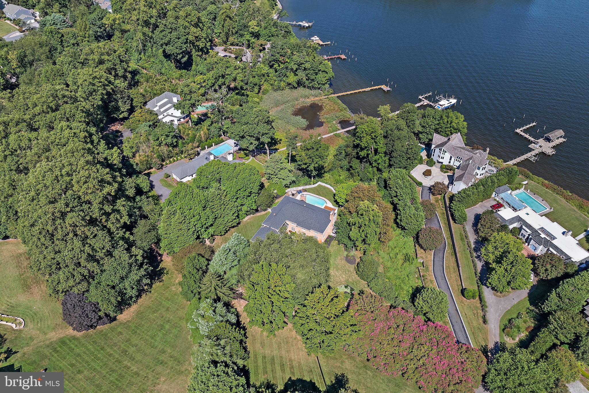 812 COACHWAY
