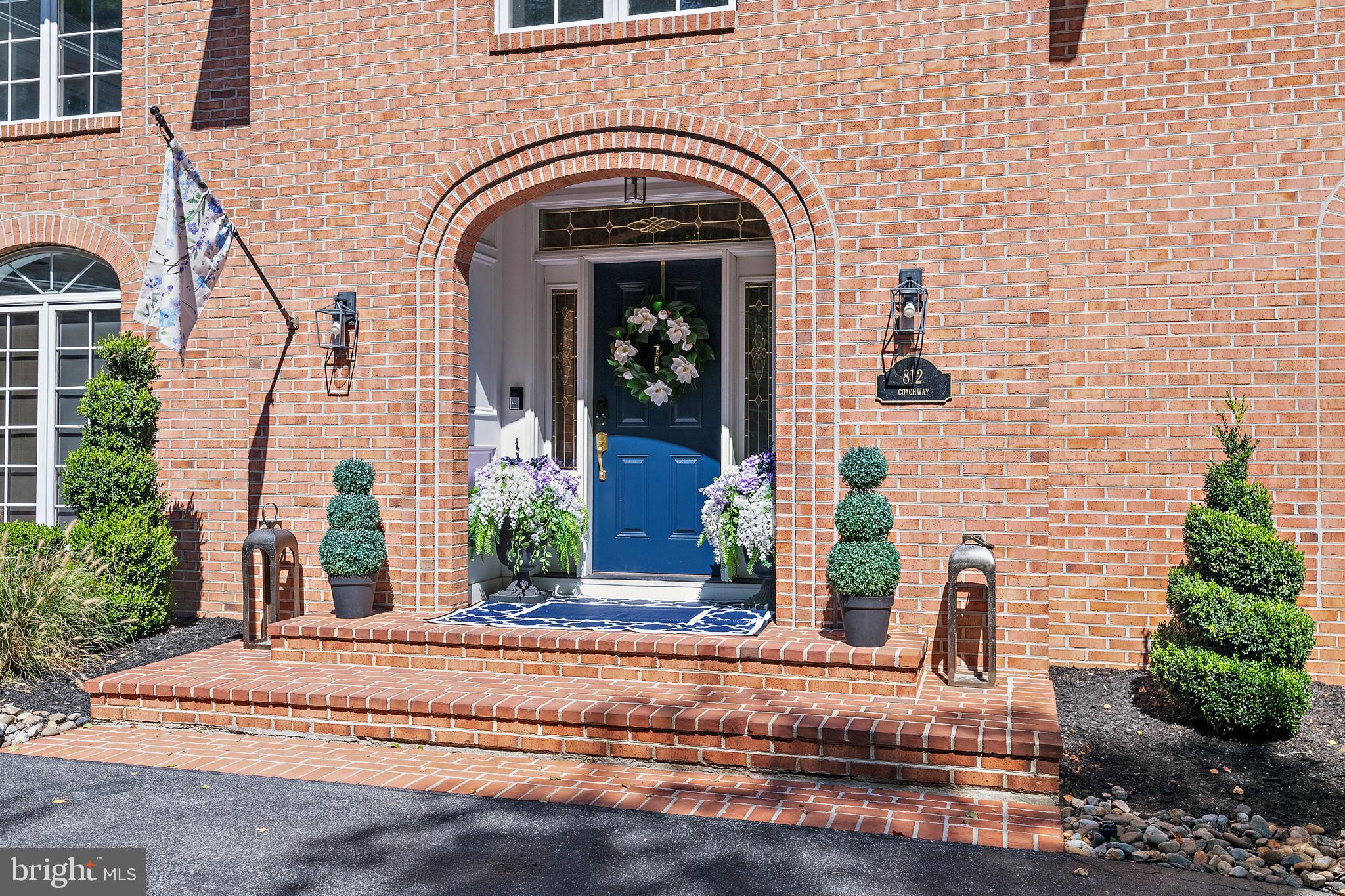 812 COACHWAY