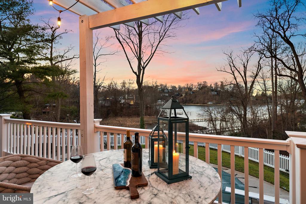 812 COACHWAY