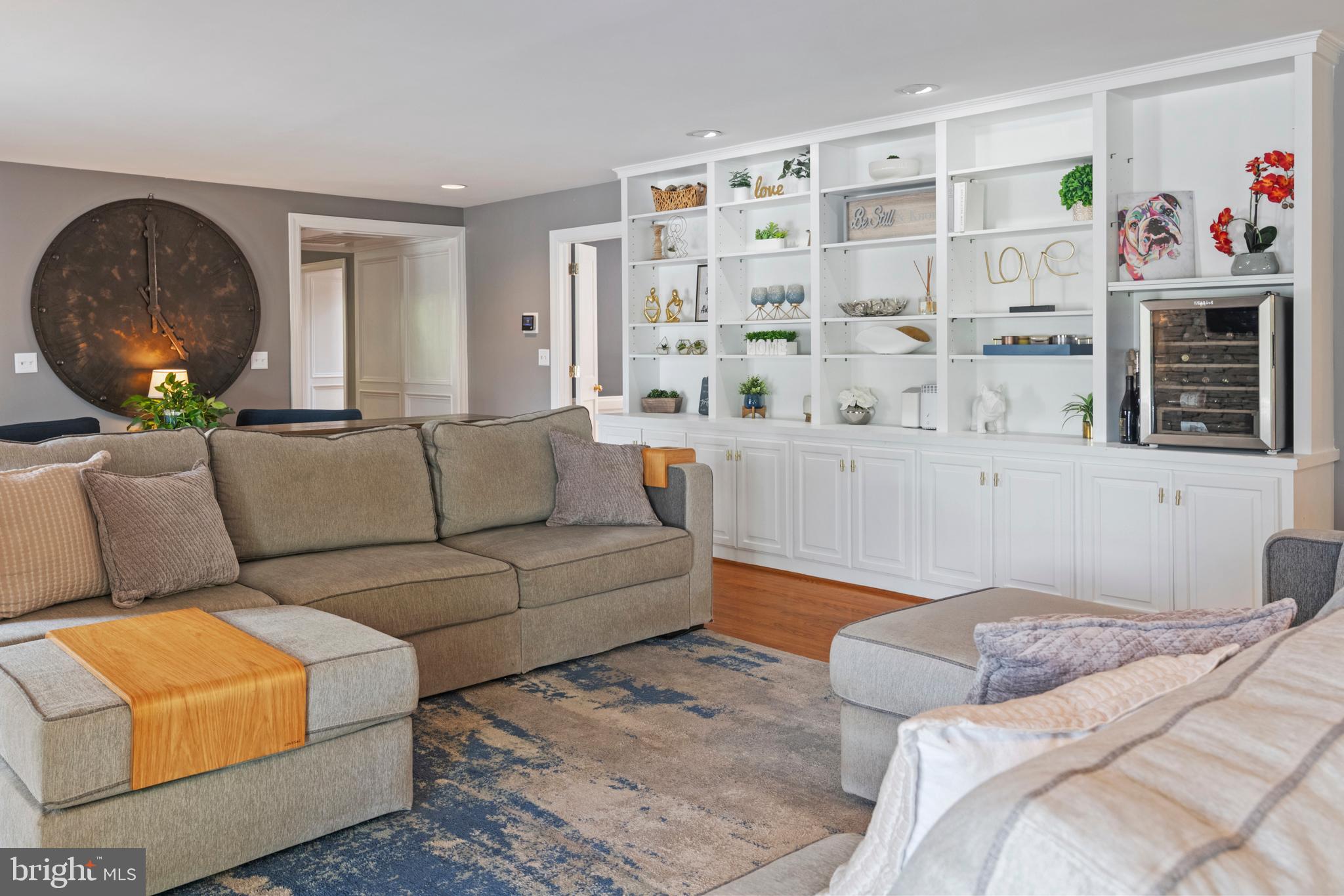 812 COACHWAY