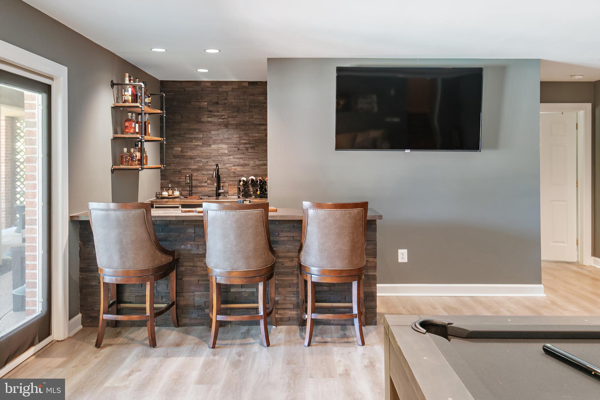 812 COACHWAY