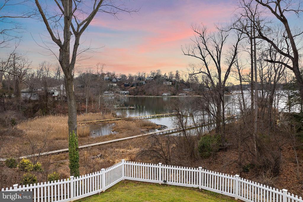 812 COACHWAY