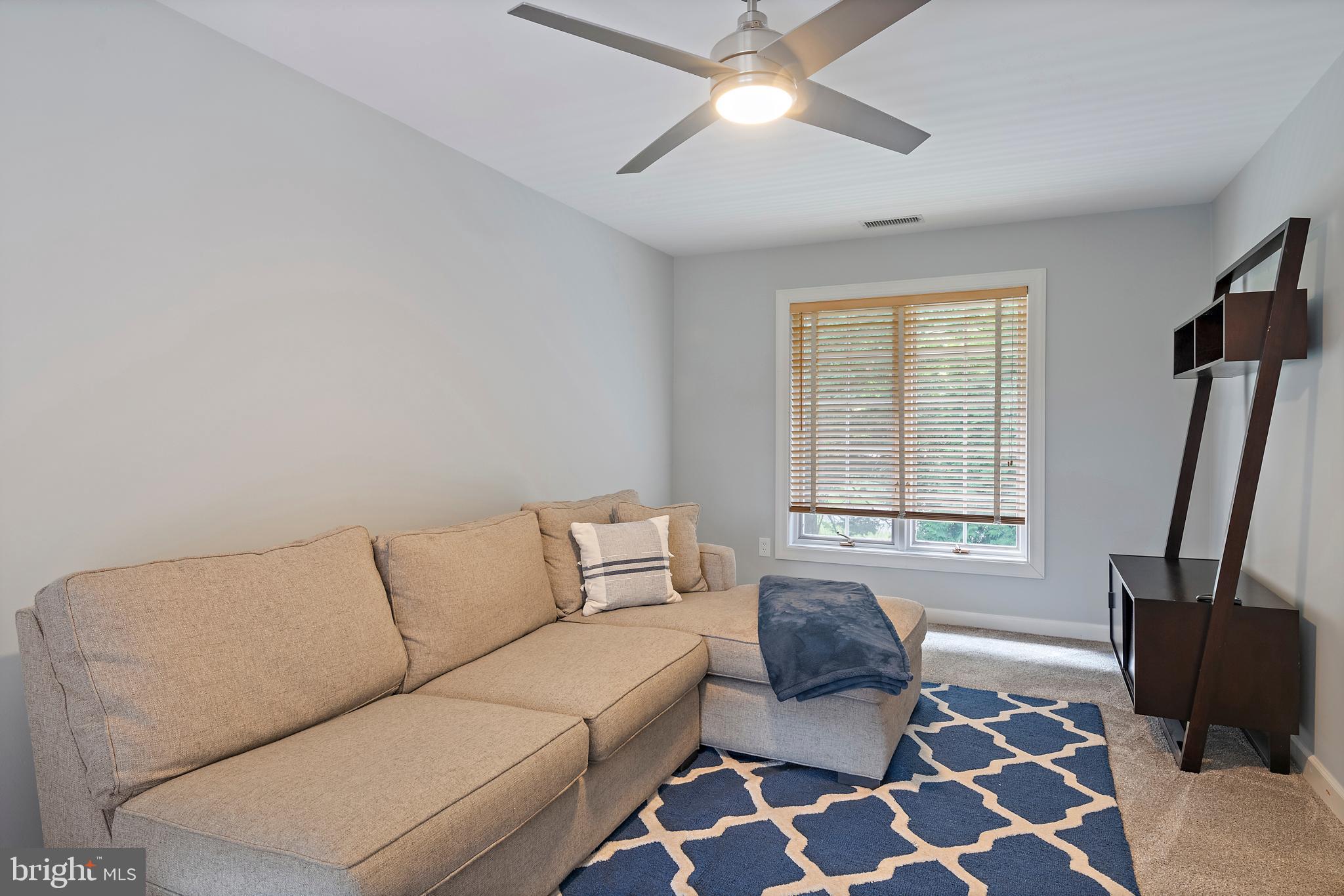 812 COACHWAY