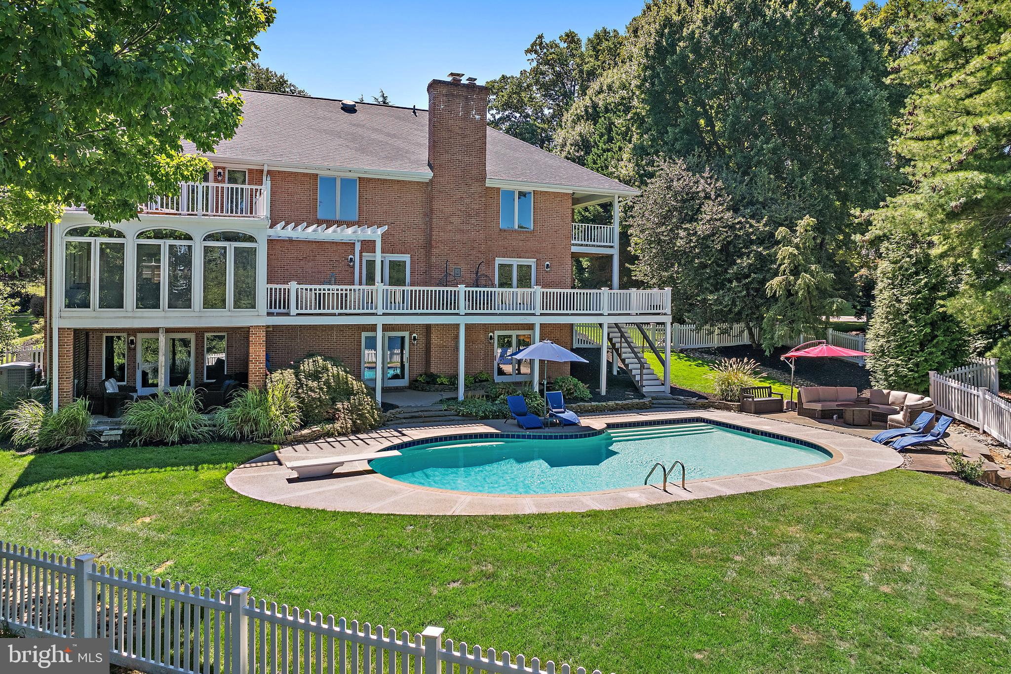 812 COACHWAY