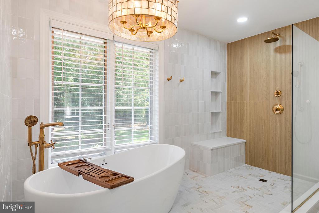 812 COACHWAY