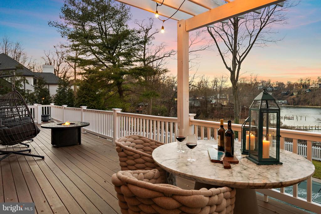812 COACHWAY