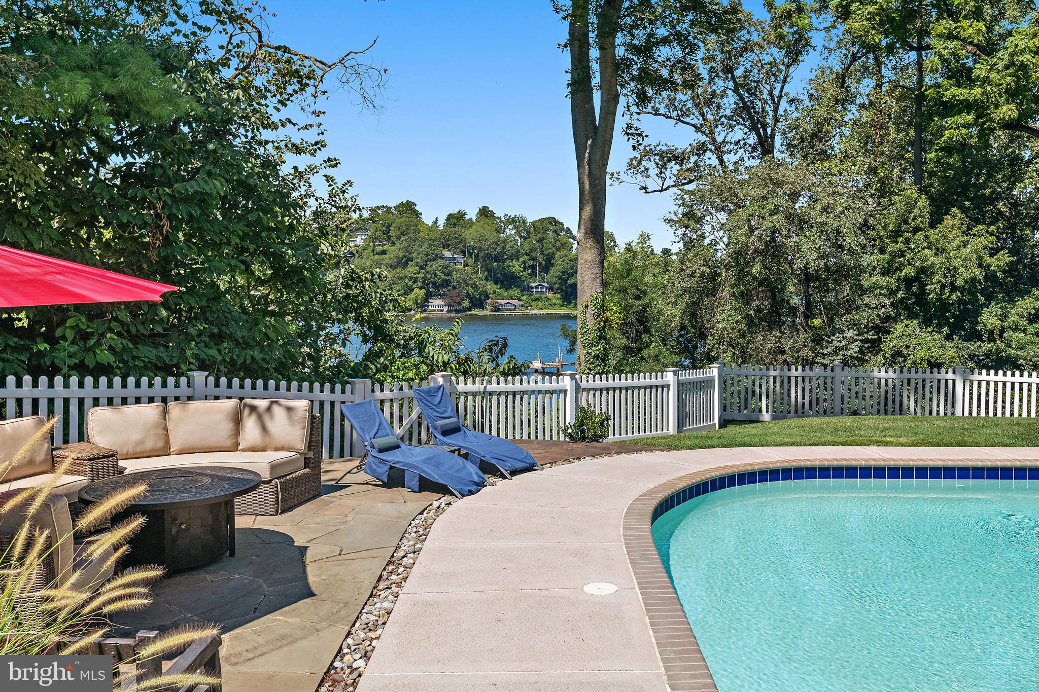812 COACHWAY