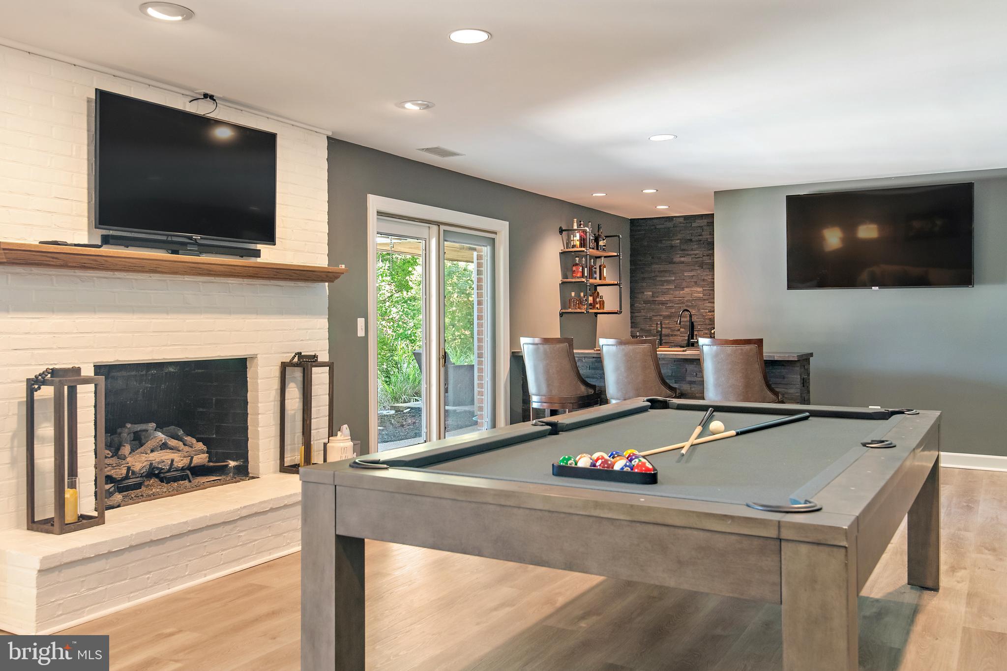 812 COACHWAY