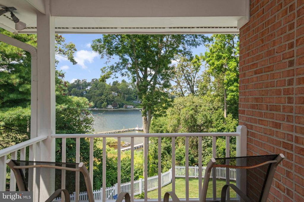 812 COACHWAY