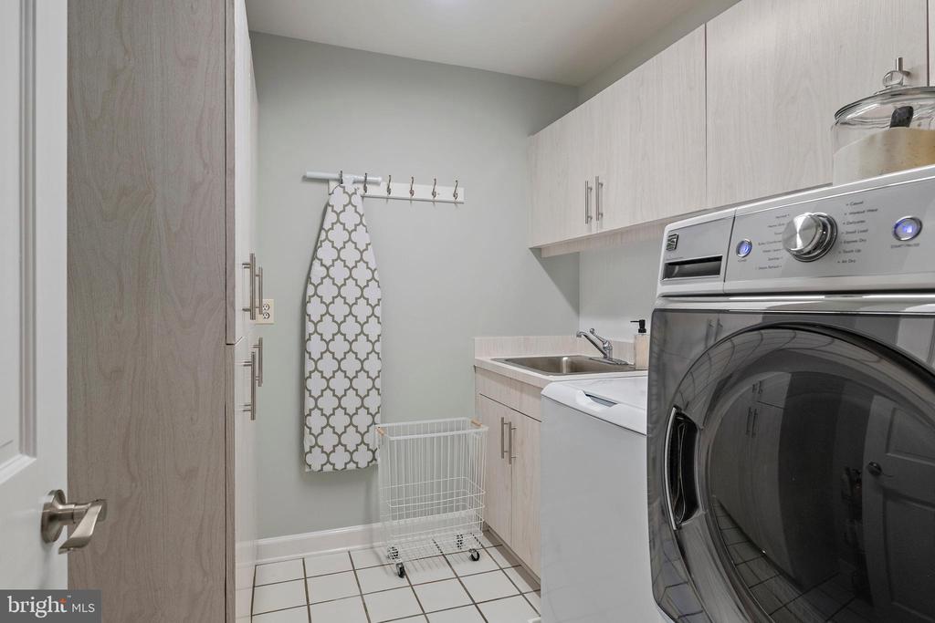 812 COACHWAY