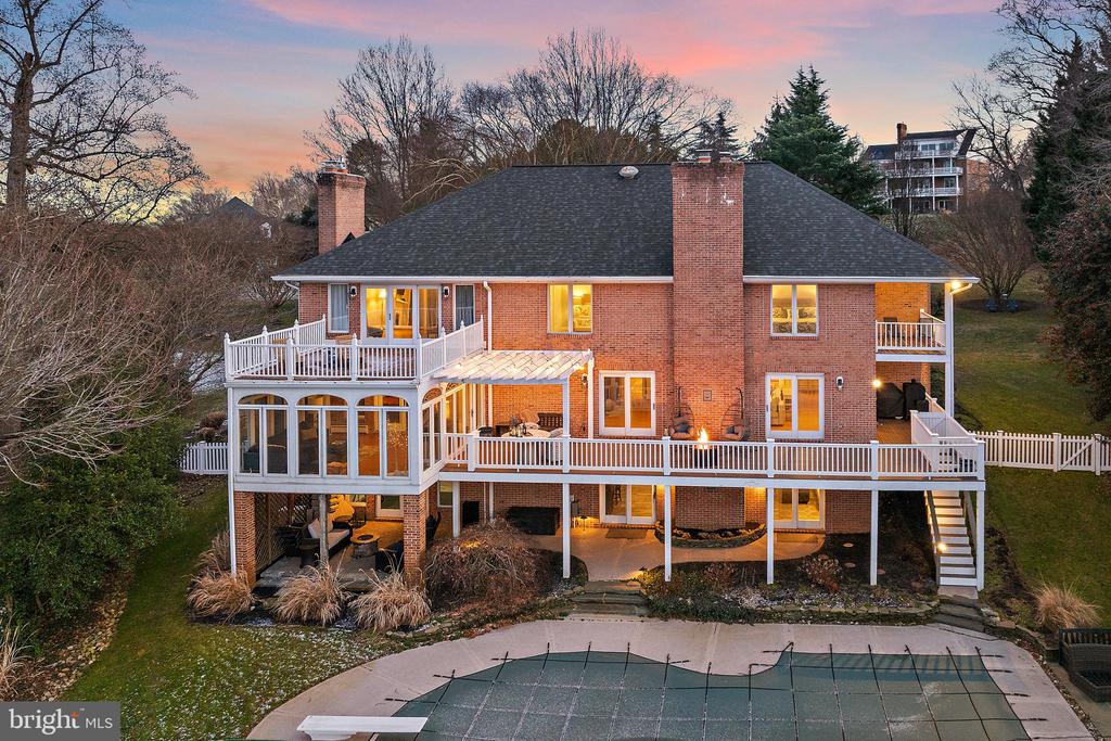 812 COACHWAY
