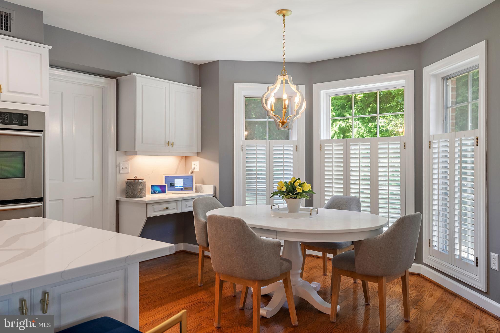 812 COACHWAY