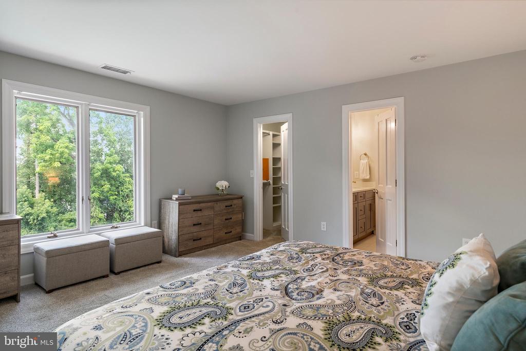 812 COACHWAY