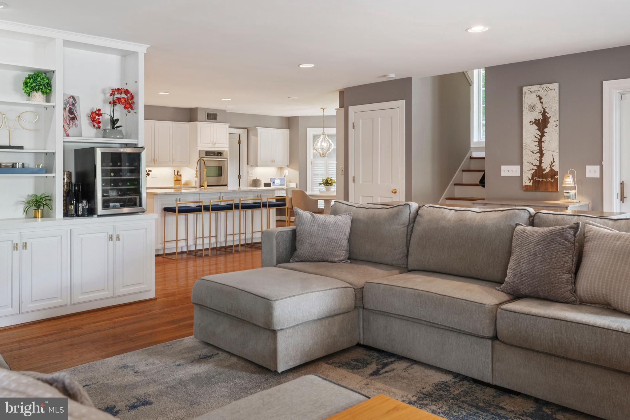 812 COACHWAY