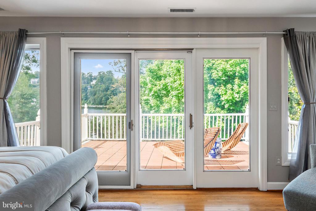 812 COACHWAY