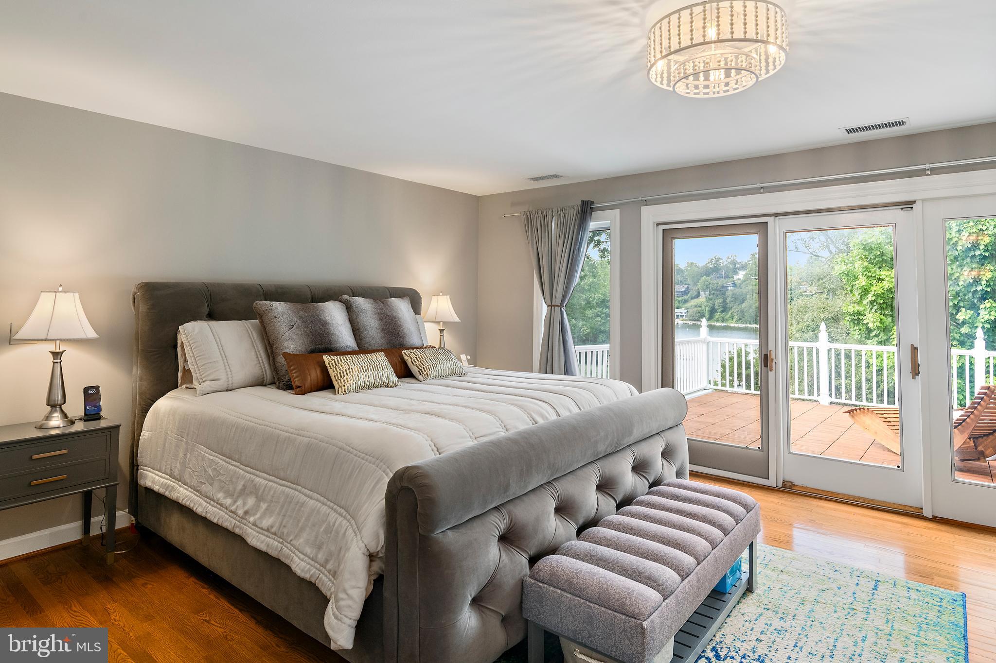 812 COACHWAY