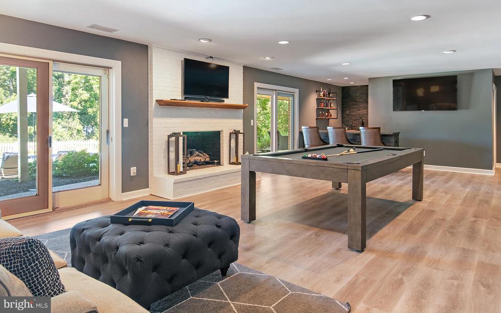 812 COACHWAY