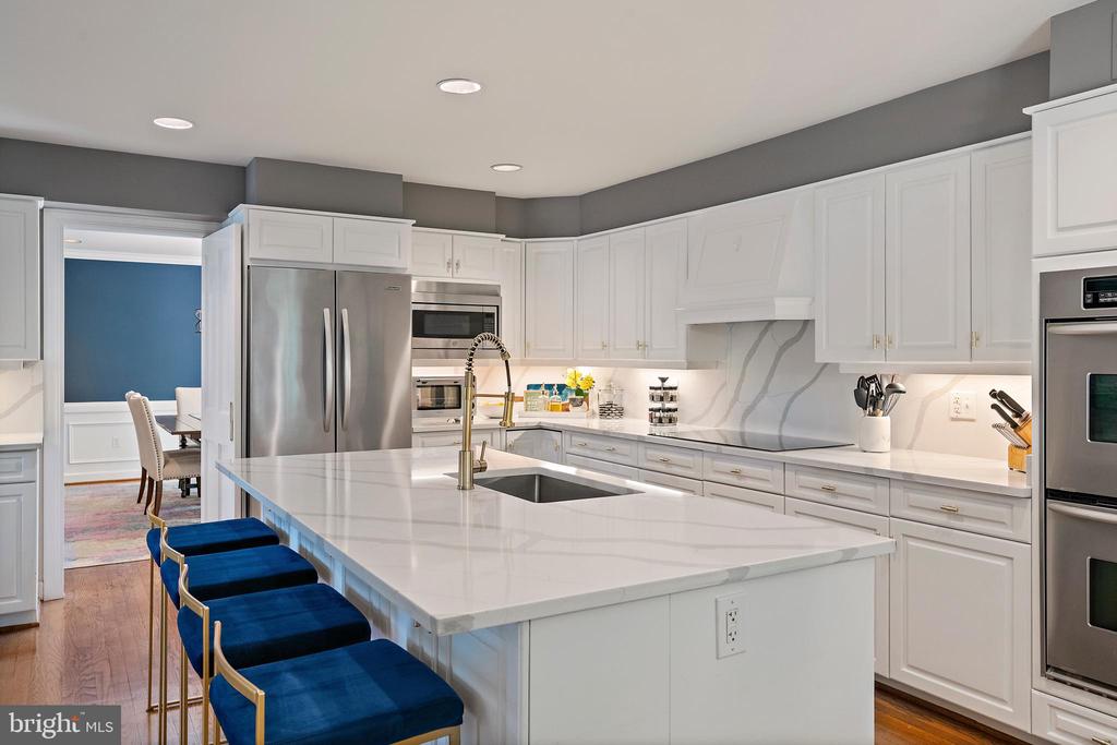 812 COACHWAY
