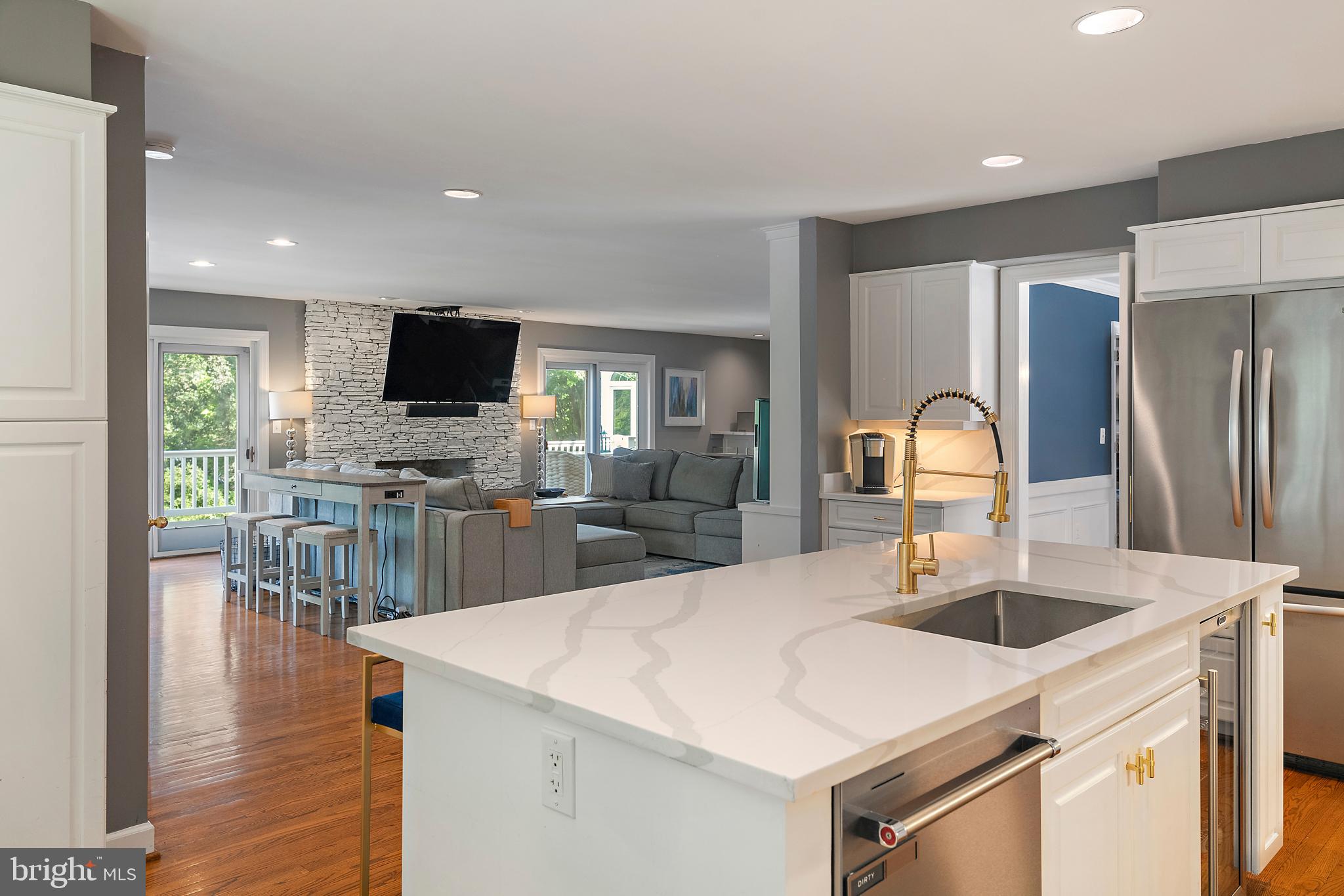812 COACHWAY