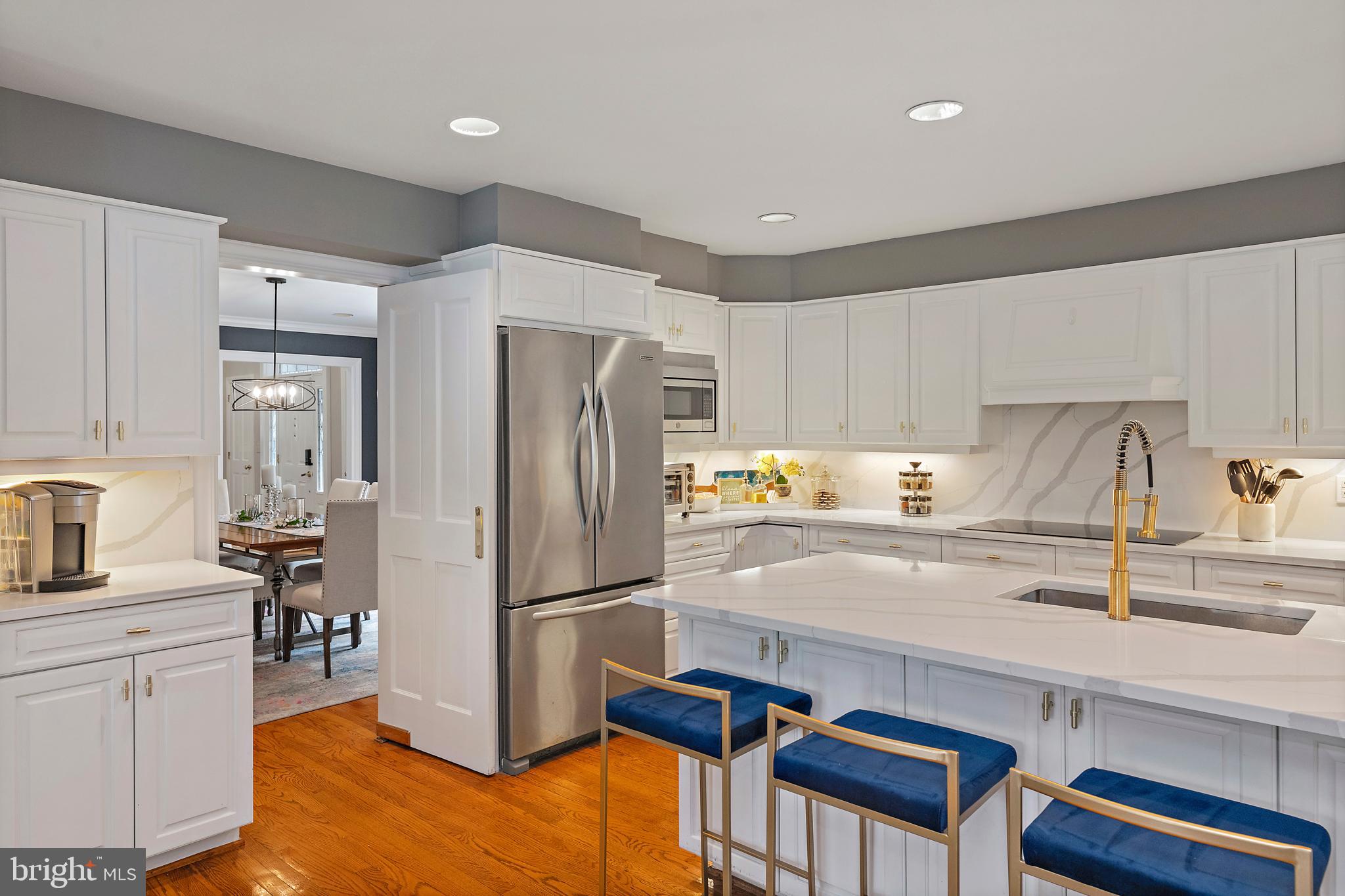 812 COACHWAY