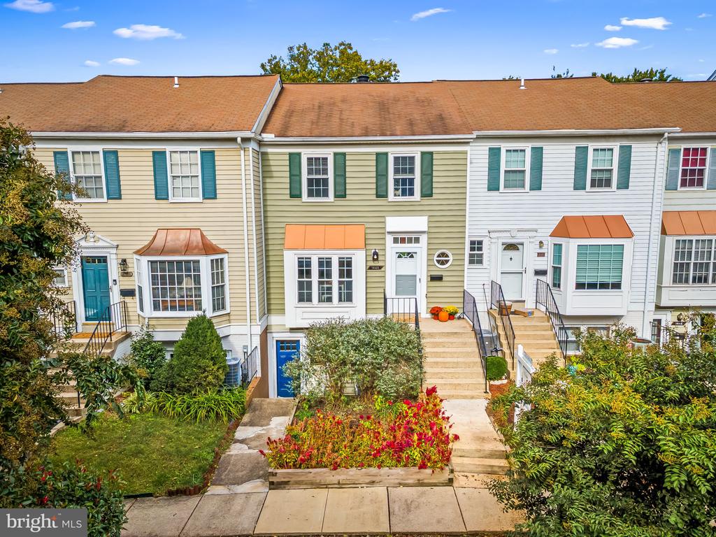 1448 BLOCKTON COURT