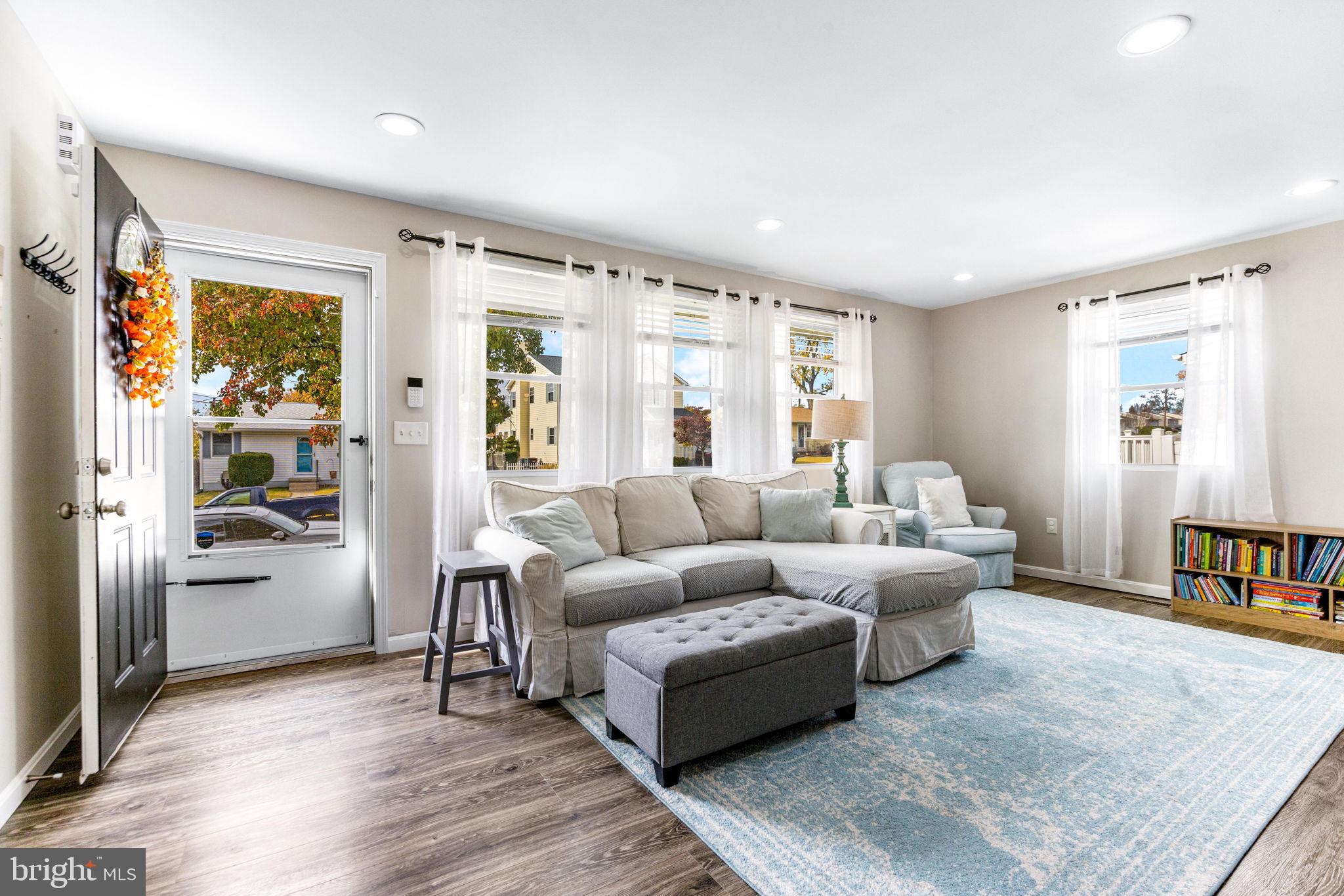 1603 SUNSHINE STREET