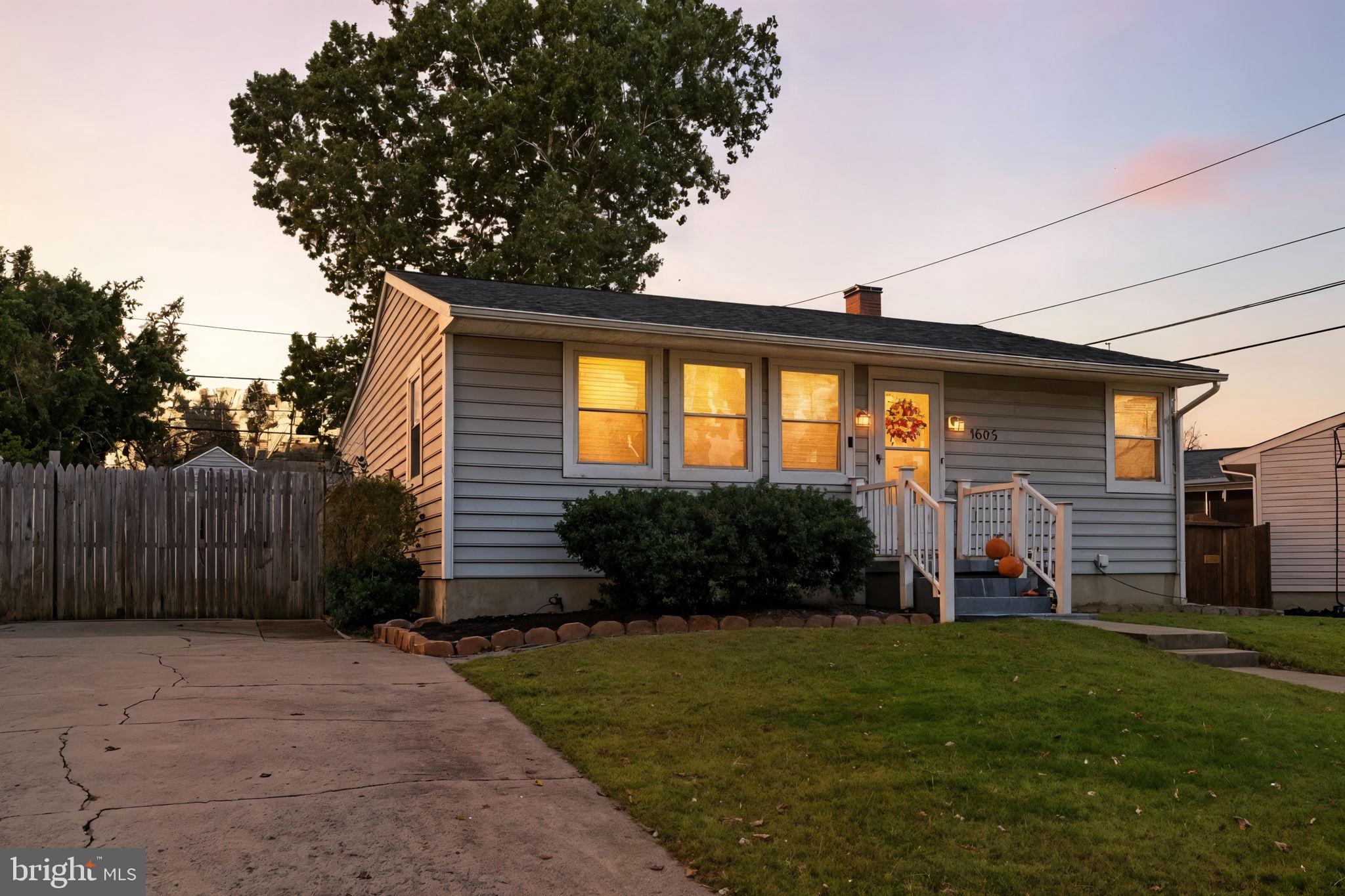 1603 SUNSHINE STREET