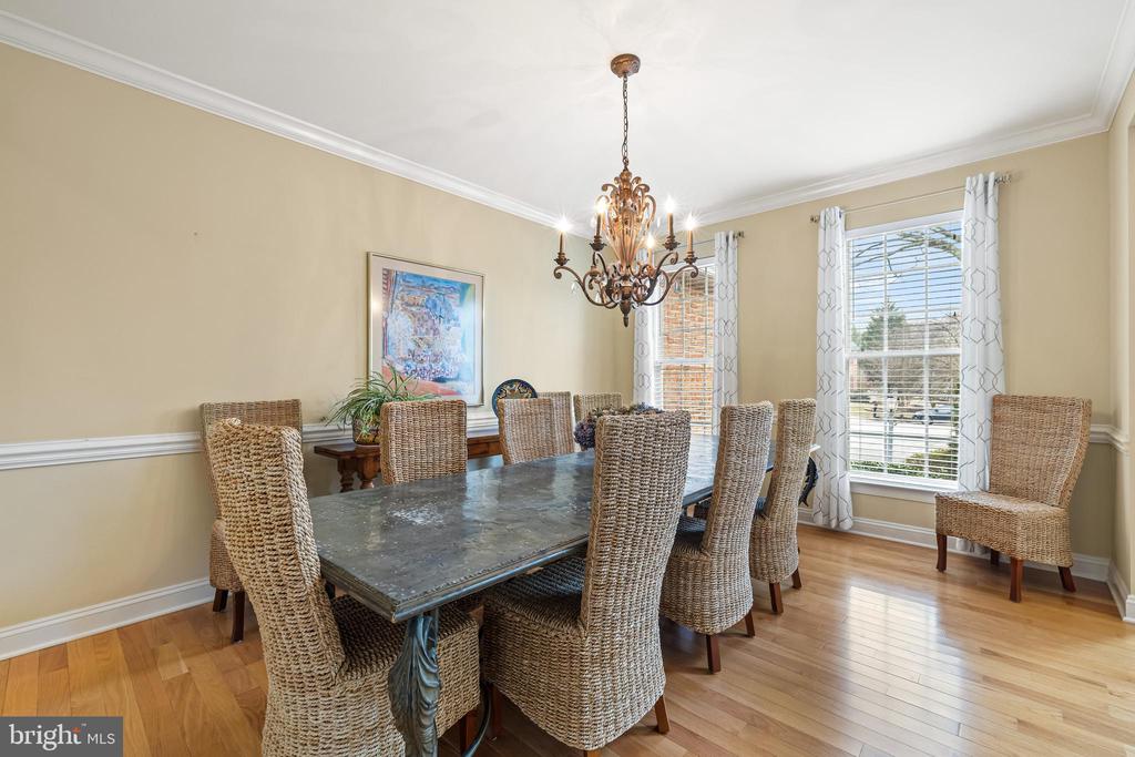 8128 CRIMSON COURT