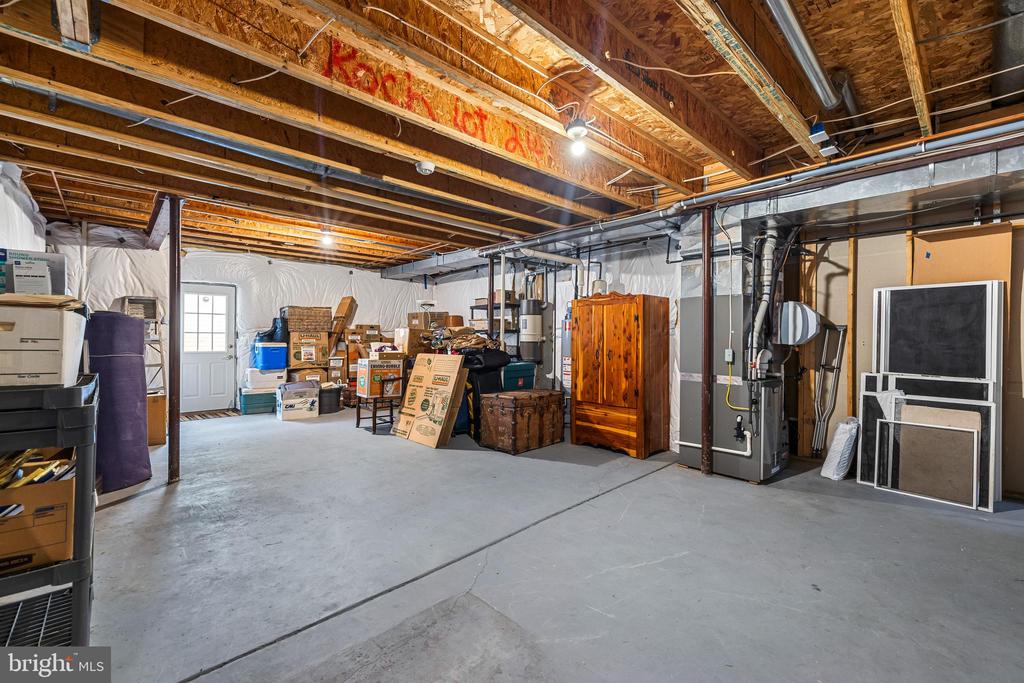 8128 CRIMSON COURT