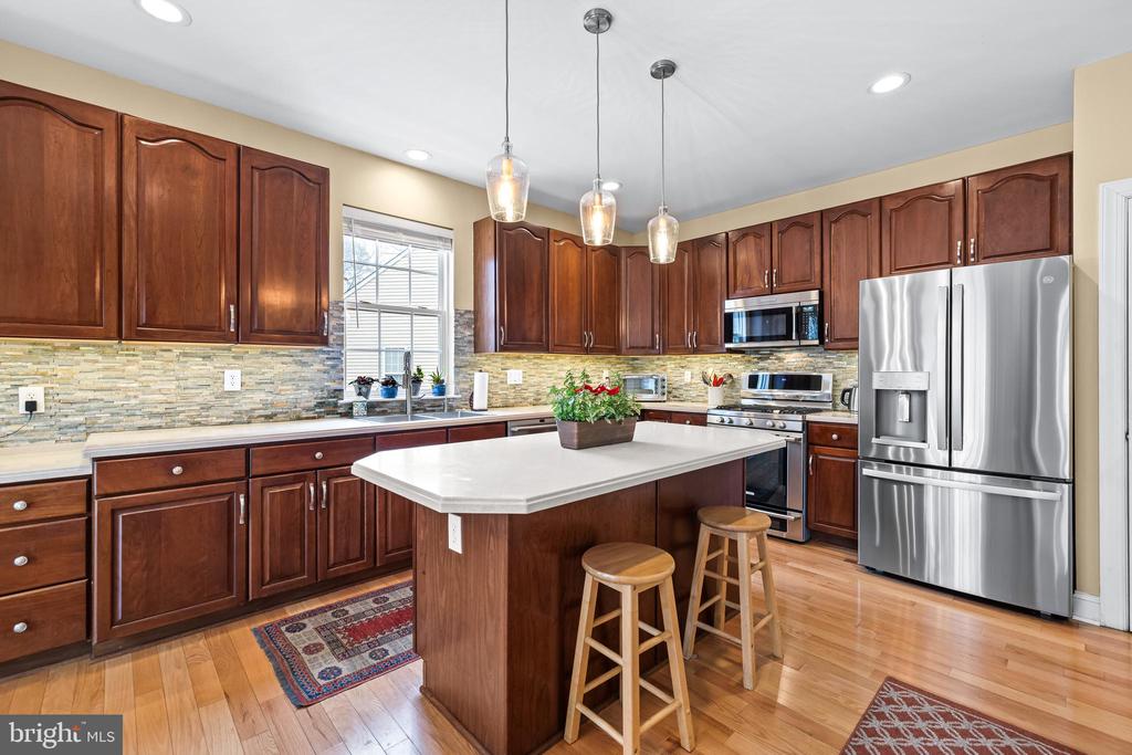 8128 CRIMSON COURT
