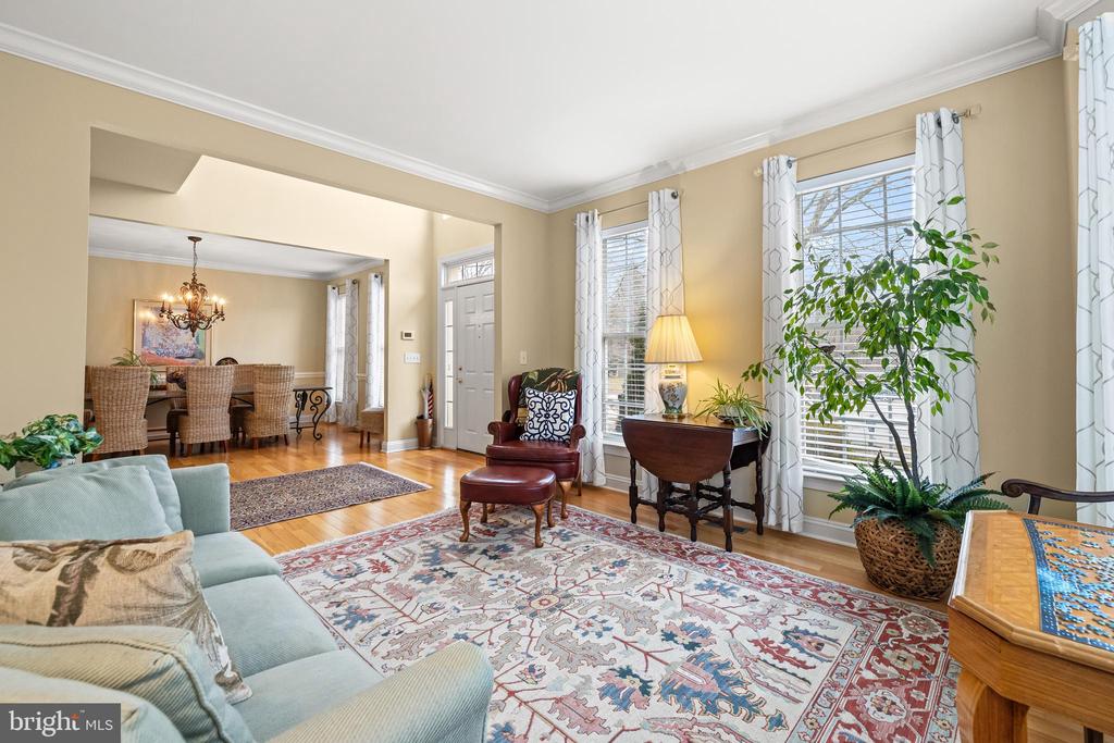 8128 CRIMSON COURT