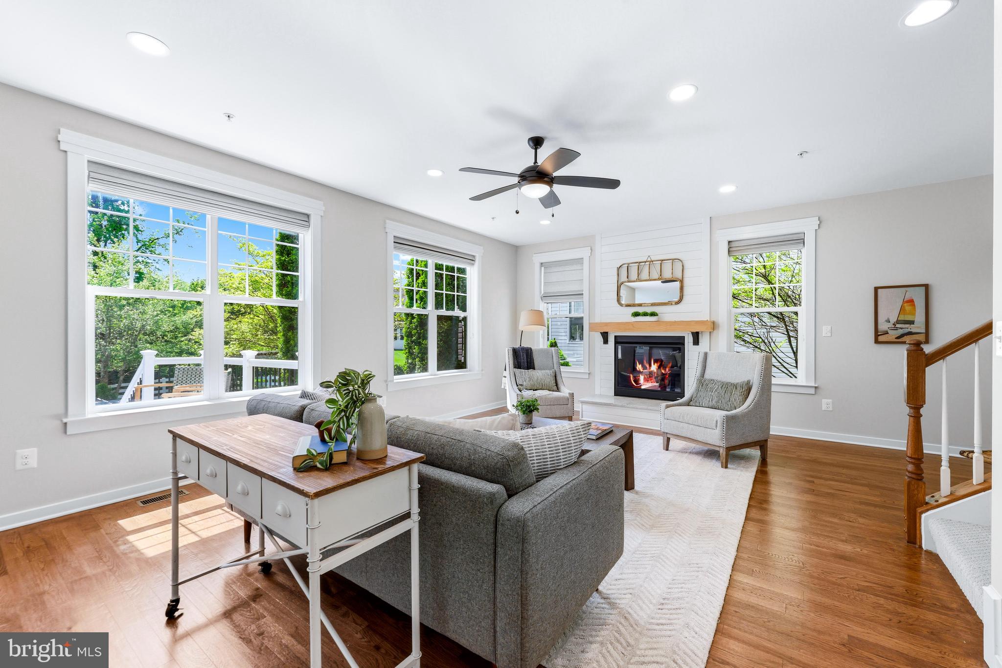 2435 MACALLISTER LANE