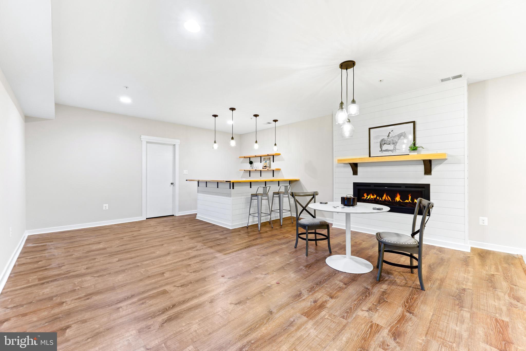 2435 MACALLISTER LANE