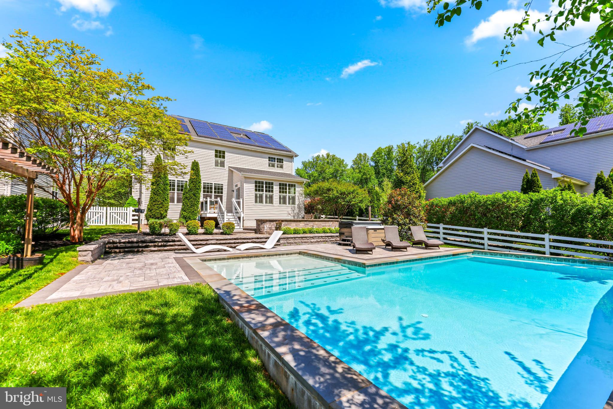 2435 MACALLISTER LANE