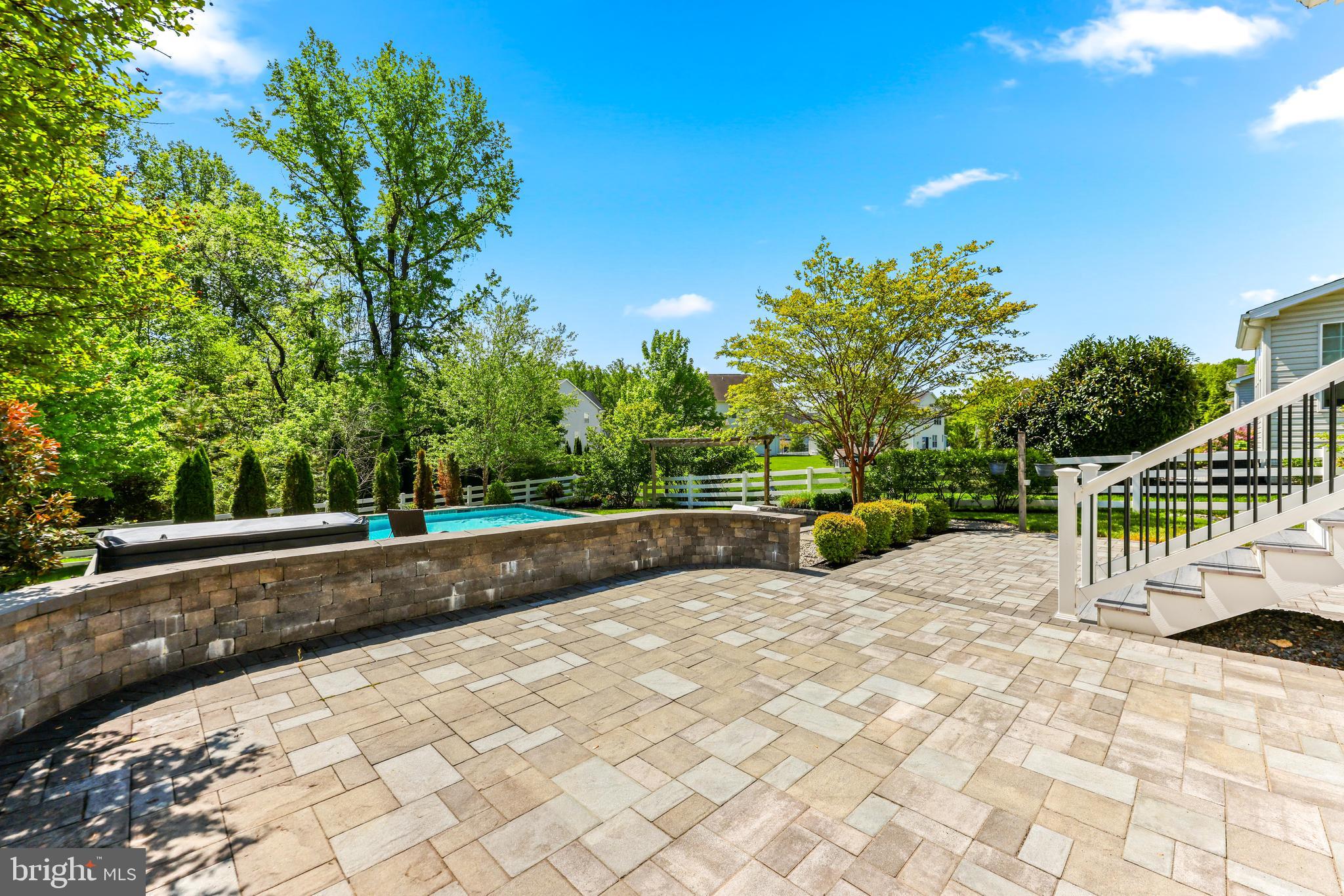 2435 MACALLISTER LANE
