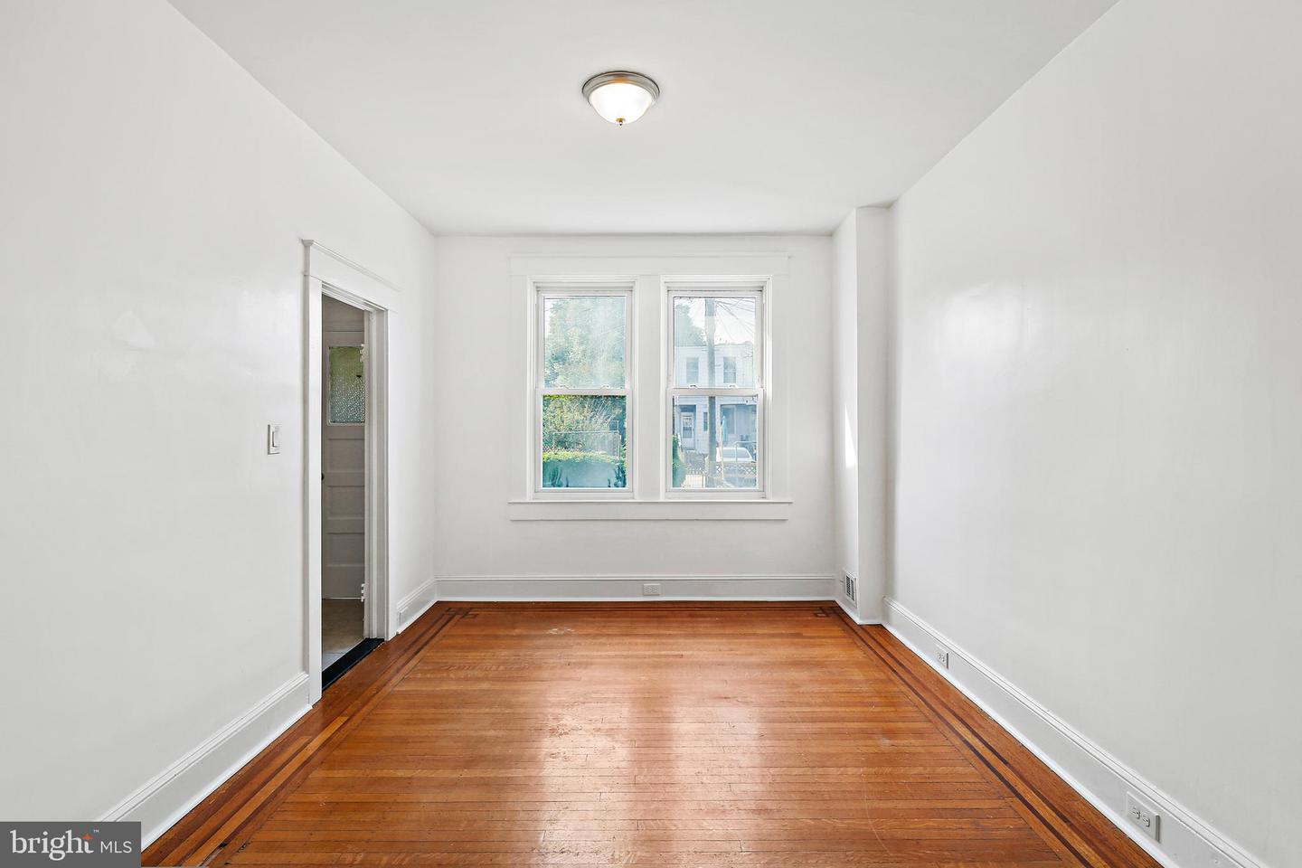 1315 W 42nd St