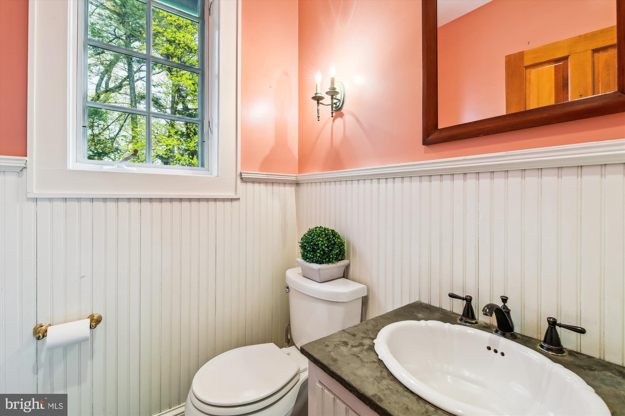205 Ridgewood Rd