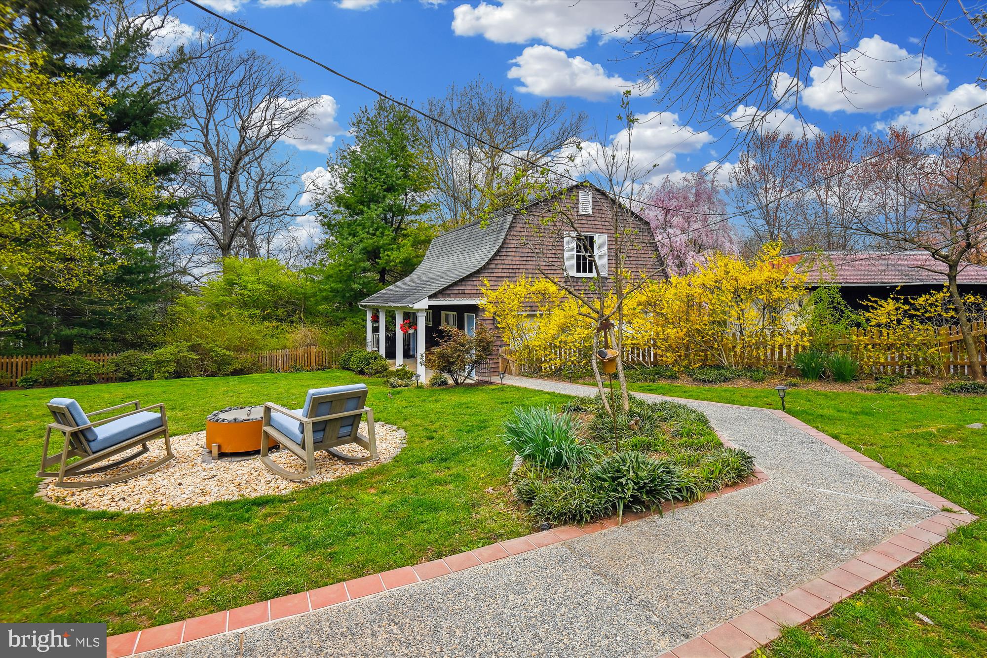 205 Ridgewood Rd