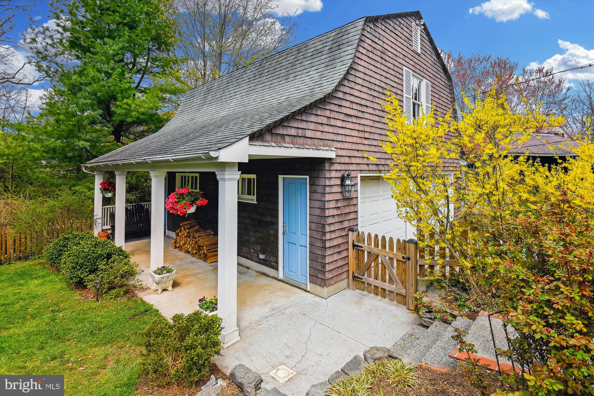 205 Ridgewood Rd