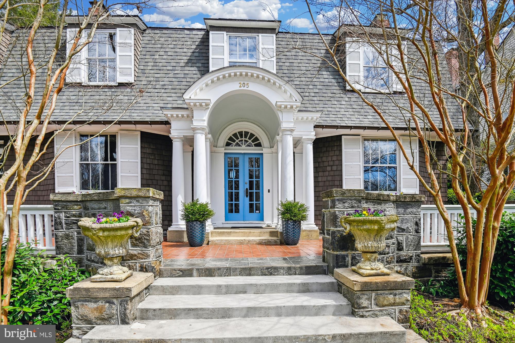 205 Ridgewood Rd