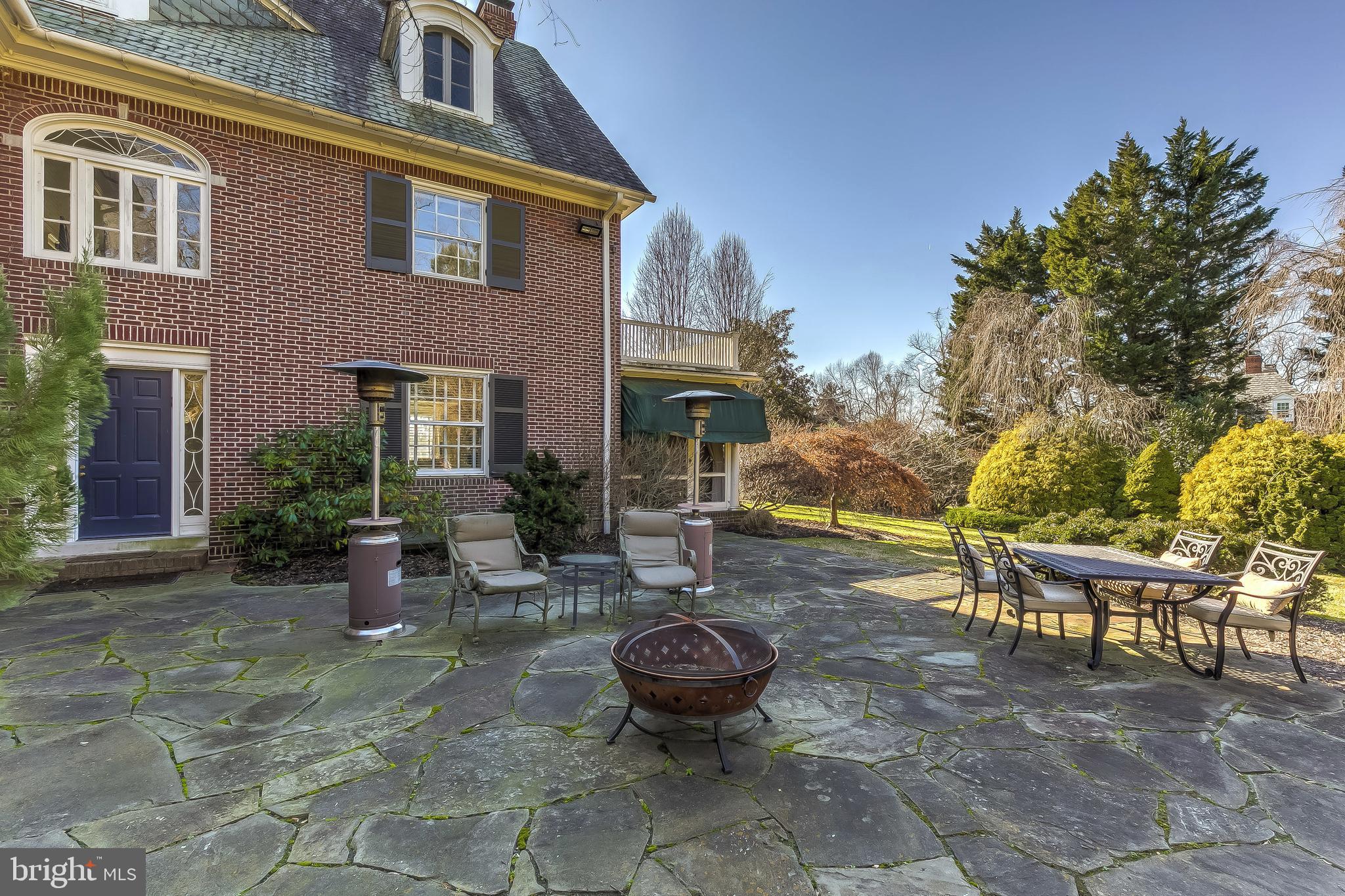 10 Whitfield Rd