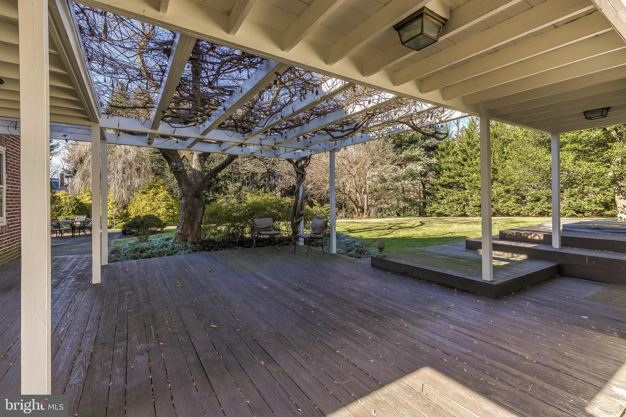 10 Whitfield Rd