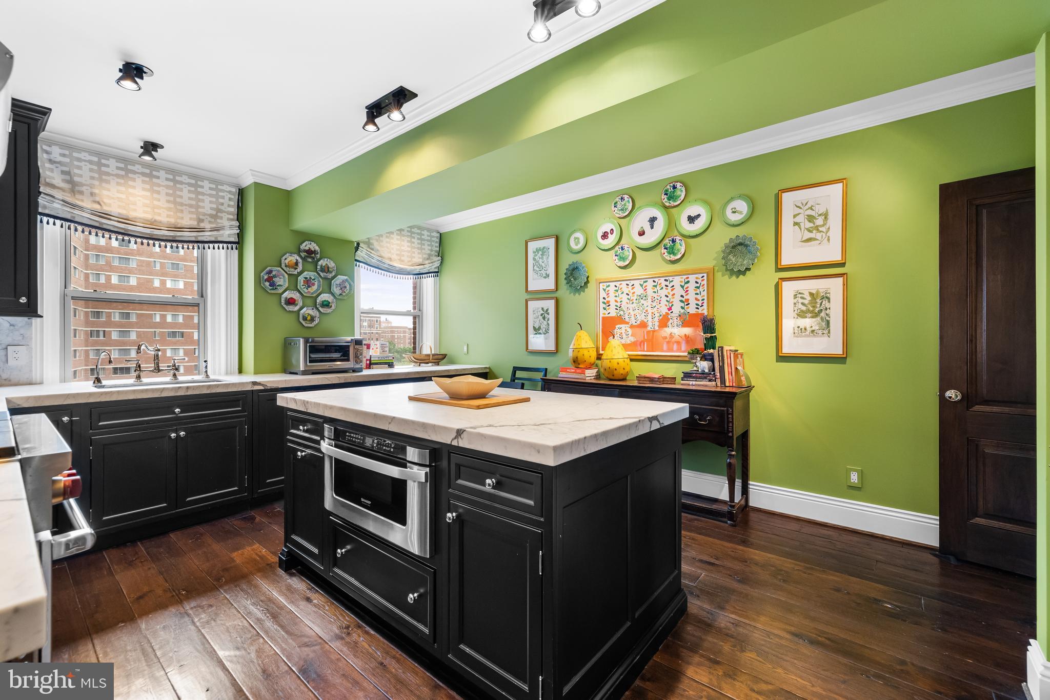 3908 N Charles St #601