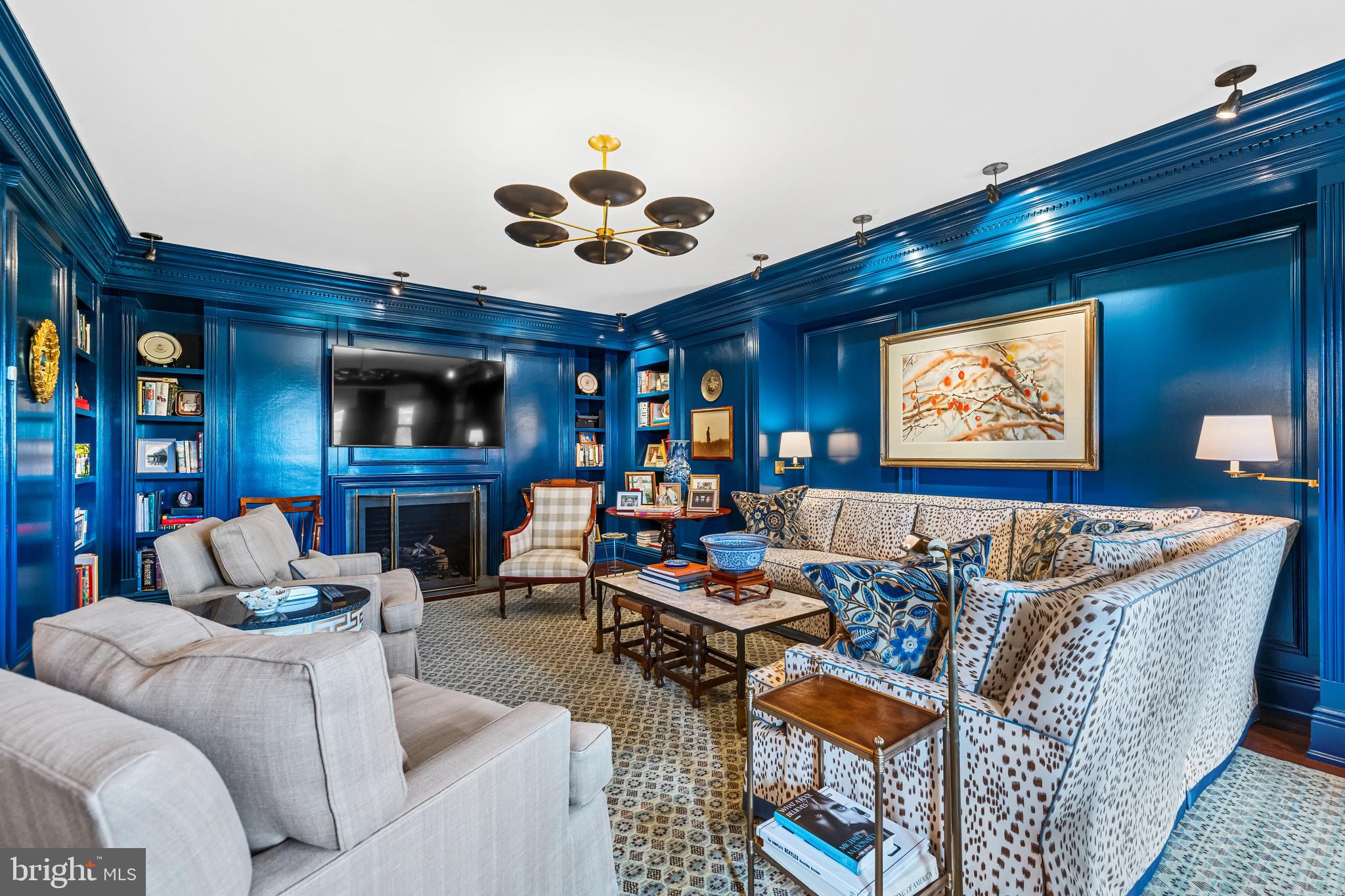 3908 N Charles St #601