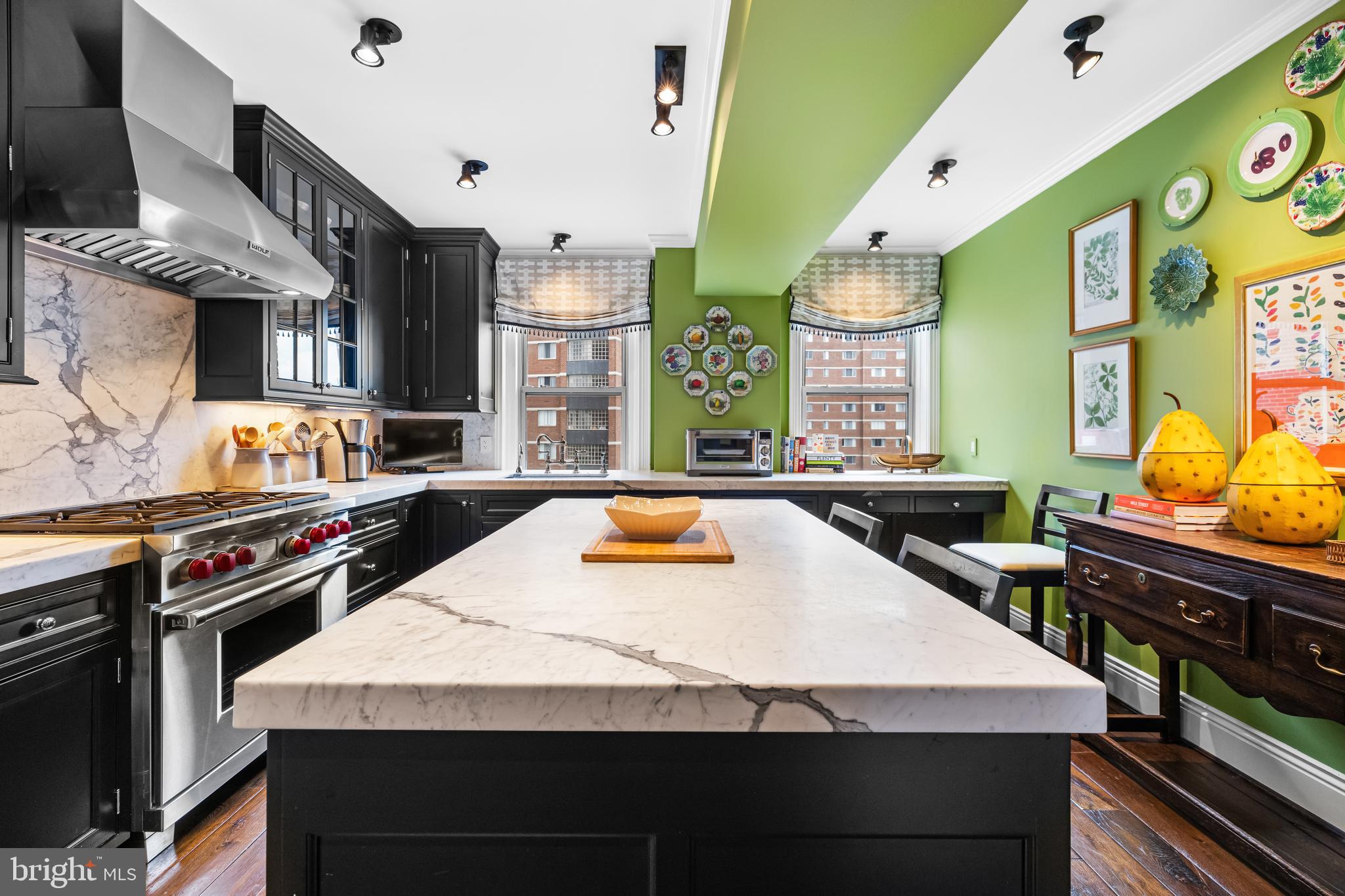 3908 N Charles St #601