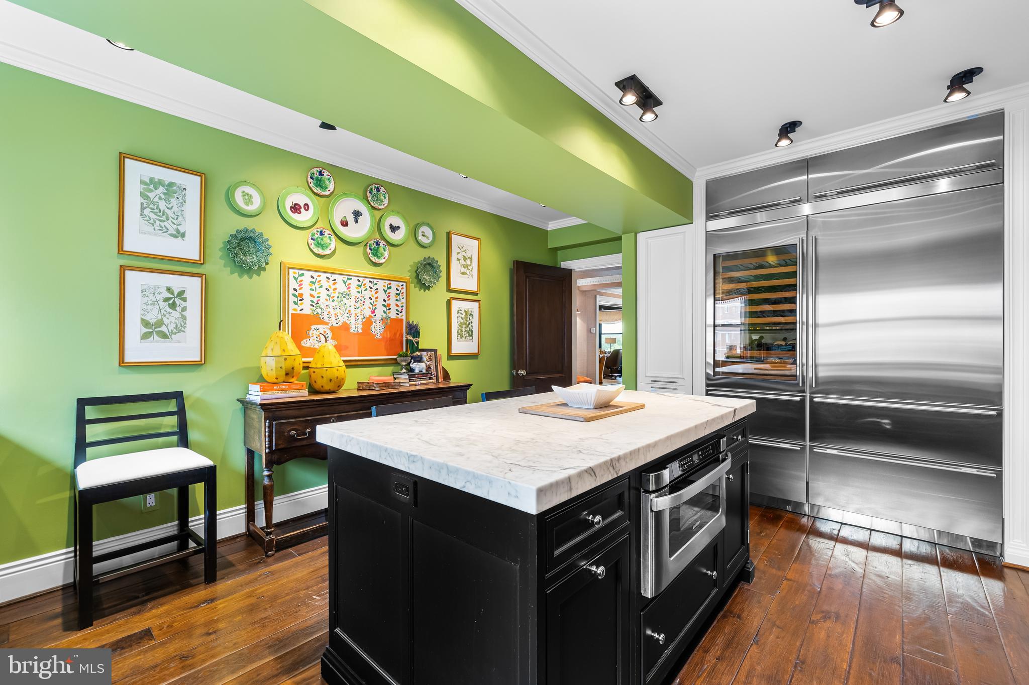 3908 N Charles St #601