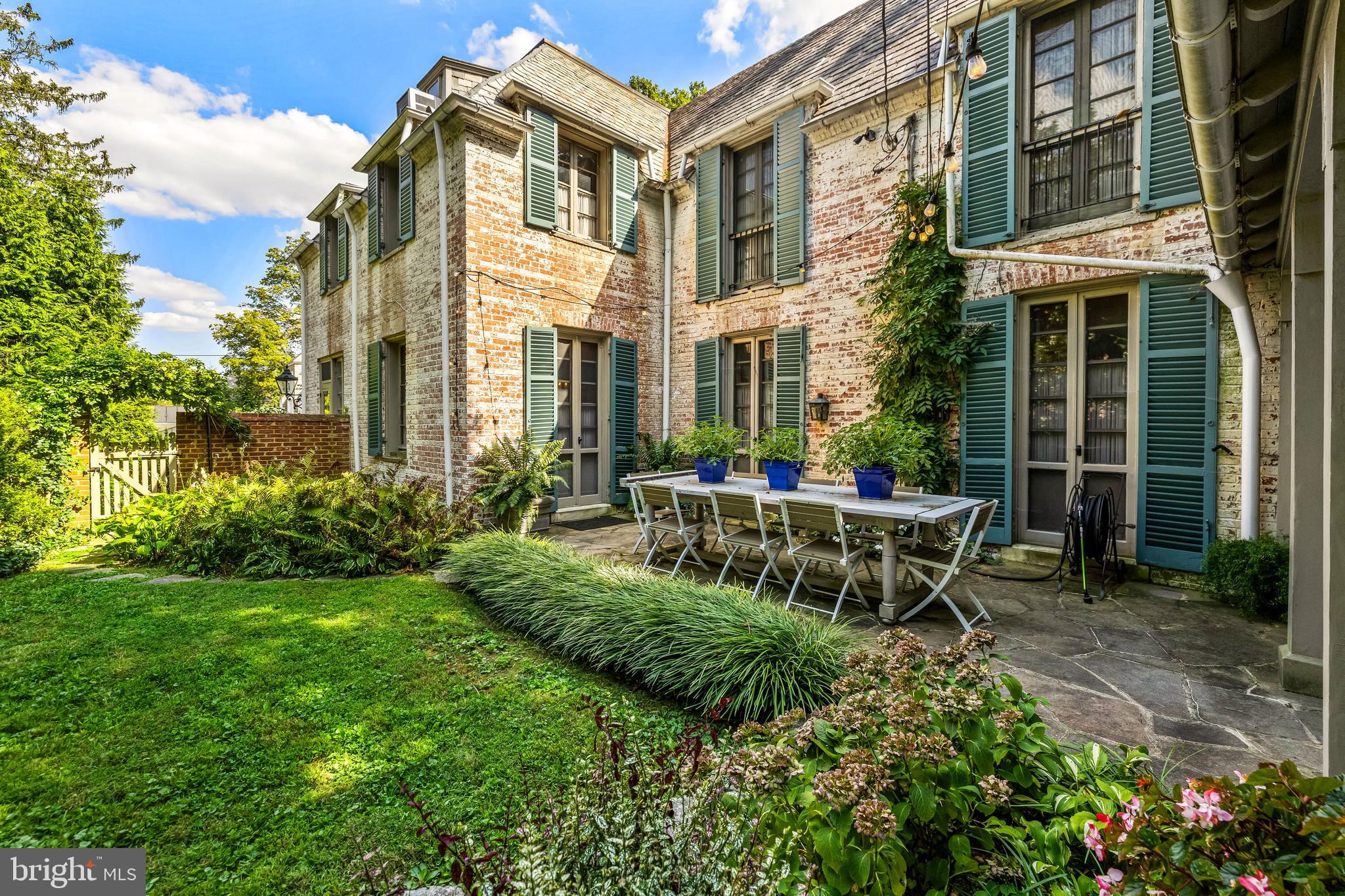 112 Saint Dunstans Rd