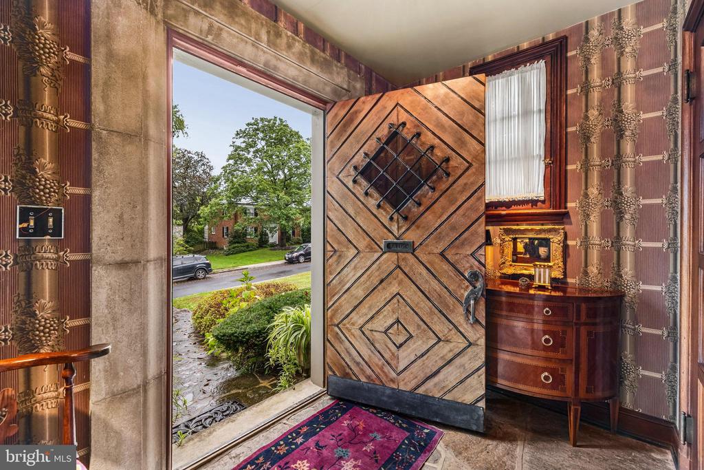 112 Saint Dunstans Rd