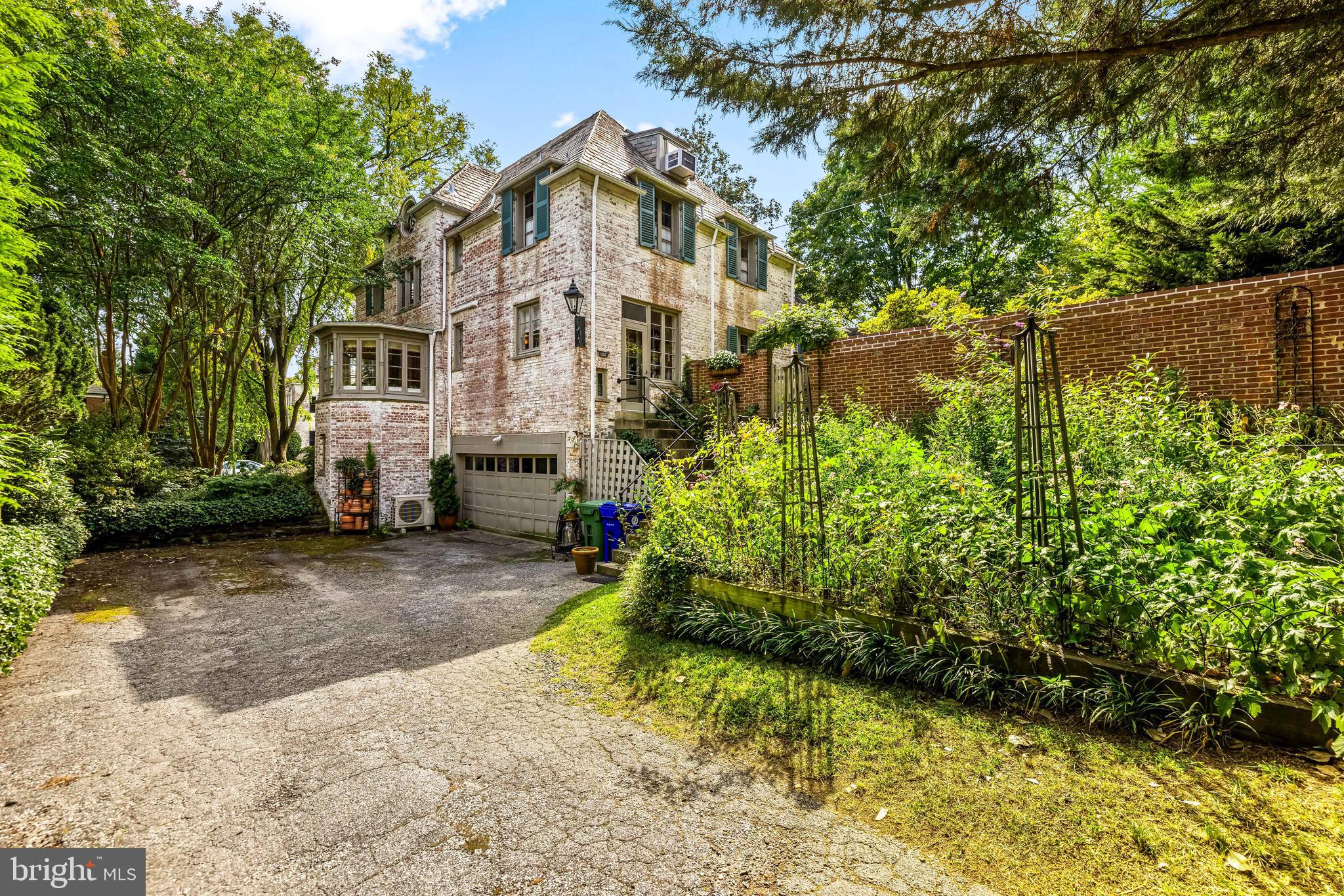 112 Saint Dunstans Rd