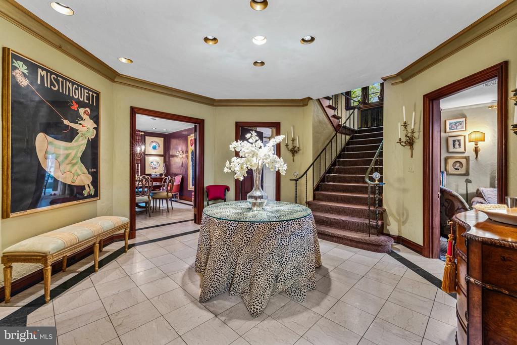 112 Saint Dunstans Rd
